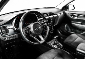 Подержанный автомобиль Kia Rio Sedan 2021 года (8 фото)