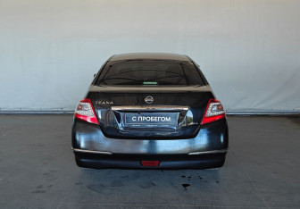 Подержанный автомобиль Nissan Teana 2011 года (6 фото)