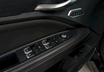 Подержанный автомобиль Geely Tugella 2023 года (12 фото)