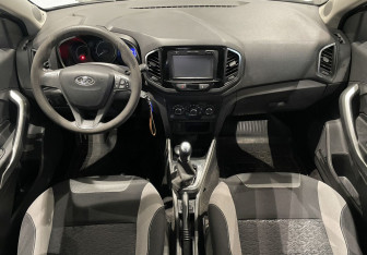 Подержанный автомобиль LADA (ВАЗ) XRAY 2016 года (10 фото)