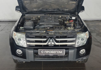 Подержанный автомобиль Mitsubishi Pajero 2007 года (19 фото)