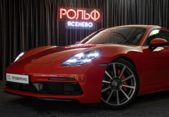 Подержанный автомобиль Porsche Cayman 2016 года (21 фото)