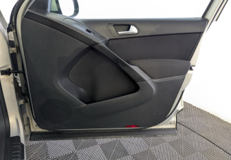 Подержанный автомобиль Volkswagen Tiguan 2012 года (22 фото)