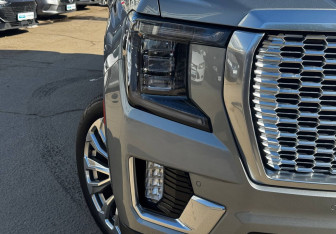 Подержанный автомобиль GMC Yukon 2023 года (21 фото)