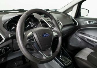 Подержанный автомобиль Ford EcoSport 2016 года (10 фото)