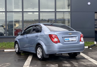 Подержанный автомобиль Chevrolet Aveo Sedan 2012 года (7 фото)