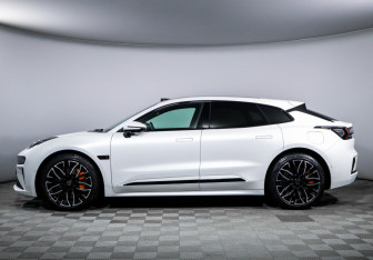 Подержанный автомобиль Zeekr 001 2024 года (8 фото)