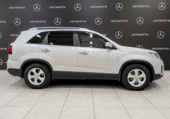 Подержанный автомобиль Kia Sorento 2018 года (4 фото)
