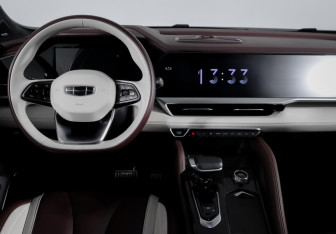 Подержанный автомобиль Geely Monjaro 2024 года (12 фото)