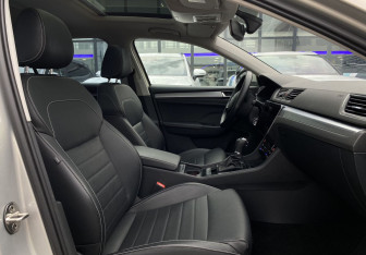 Подержанный автомобиль Skoda Superb Liftback 2019 года (23 фото)