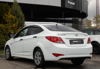 Подержанный автомобиль Hyundai Solaris Sedan 2015 года (5 фото)