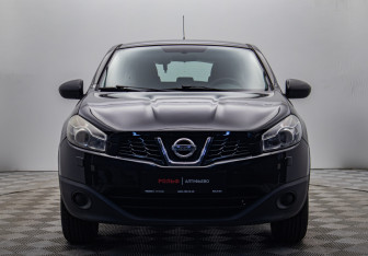 Подержанный автомобиль Nissan Qashqai 2011 года (8 фото)