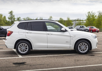 Подержанный автомобиль BMW X3 2016 года (4 фото)