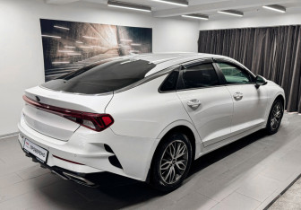Подержанный автомобиль Kia K5 2021 года (4 фото)