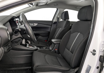 Подержанный автомобиль Kia Cerato Sedan 2019 года (20 фото)