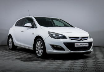 Подержанный автомобиль Opel Astra Hatchback 2014 года (3 фото)