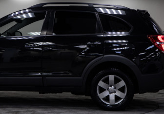 Подержанный автомобиль Chevrolet Captiva 2013 года (22 фото)
