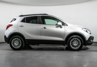 Подержанный автомобиль Opel Mokka 2013 года (4 фото)