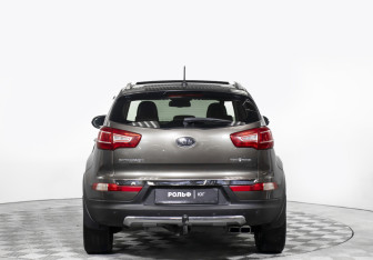 Подержанный автомобиль Kia Sportage 2011 года (6 фото)