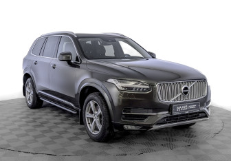 Подержанный автомобиль Volvo XC90 2017 года (3 фото)