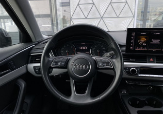 Подержанный автомобиль Audi A4 Sedan 2020 года (14 фото)