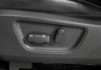 Подержанный автомобиль Mitsubishi Pajero Sport 2017 года (17 фото)