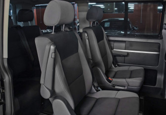 Подержанный автомобиль Volkswagen Multivan 2010 года (12 фото)