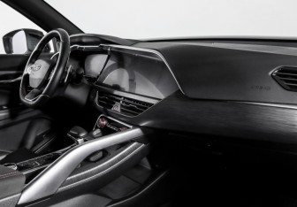 Подержанный автомобиль Geely Tugella 2023 года (9 фото)