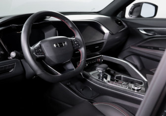 Подержанный автомобиль Geely Tugella 2023 года (14 фото)
