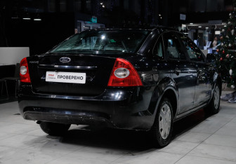 Подержанный автомобиль Ford Focus Sedan 2011 года (4 фото)