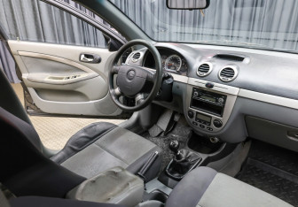 Подержанный автомобиль Chevrolet Lacetti Wagon 2008 года (10 фото)