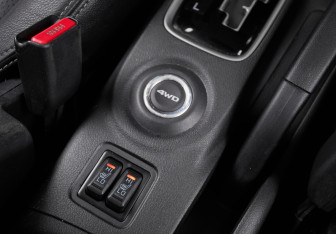 Подержанный автомобиль Mitsubishi Outlander 2014 года (22 фото)