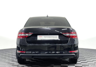 Подержанный автомобиль Skoda Superb Liftback 2018 года (6 фото)