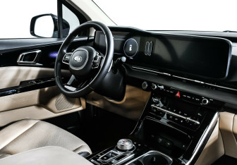 Подержанный автомобиль Kia Carnival 2020 года (7 фото)
