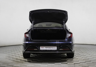 Подержанный автомобиль Hyundai Sonata 2021 года (22 фото)