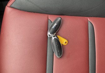 Подержанный автомобиль FAW Bestune T77 2022 года (20 фото)