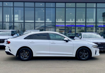 Подержанный автомобиль Kia K5 2020 года (4 фото)