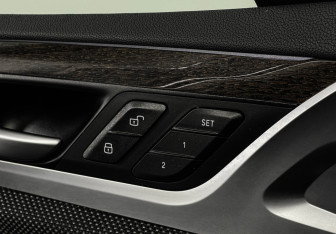 Подержанный автомобиль BMW X4 2020 года (17 фото)