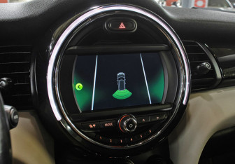 Подержанный автомобиль MINI Hatch 2018 года (22 фото)