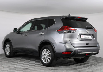 Подержанный автомобиль Nissan X-Trail 2018 года (7 фото)