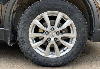Подержанный автомобиль Nissan X-Trail 2019 года (14 фото)