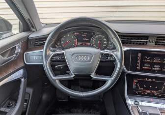 Подержанный автомобиль Audi A6 Sedan 2021 года (21 фото)