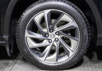 Подержанный автомобиль Lexus RX 2017 года (25 фото)