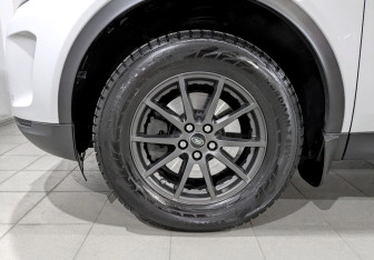 Подержанный автомобиль Land Rover Discovery Sport 2020 года (18 фото)