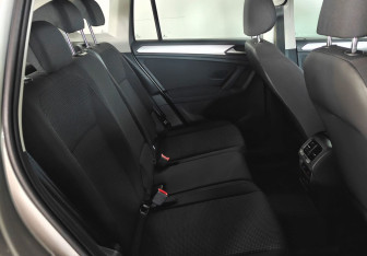 Подержанный автомобиль Volkswagen Tiguan 2020 года (18 фото)