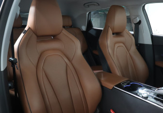 Подержанный автомобиль Omoda C5 2023 года (16 фото)
