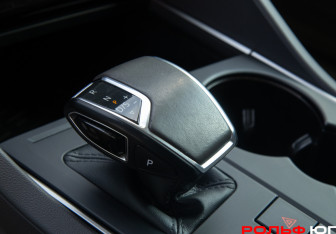 Подержанный автомобиль Volkswagen Touareg 2018 года (23 фото)