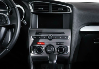 Подержанный автомобиль Citroen C4 Sedan 2017 года (14 фото)