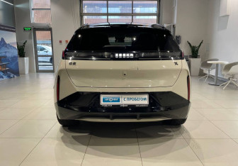 Подержанный автомобиль Zeekr X 2023 года (5 фото)