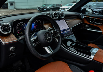 Подержанный автомобиль Mercedes-Benz GLC Coupe 2023 года (10 фото)